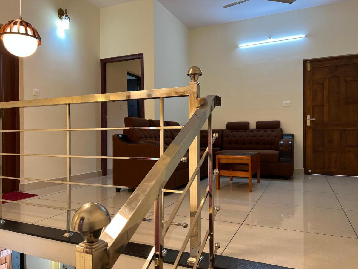 Pullad Villa Aranmula Exterior photo