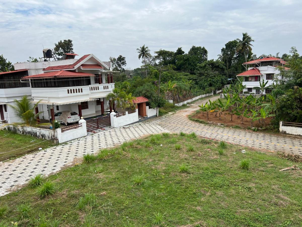 Pullad Villa Aranmula Exterior photo