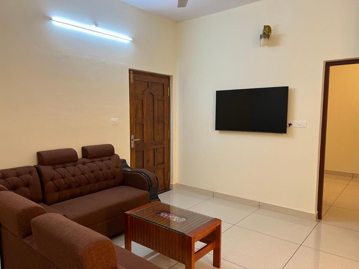 Pullad Villa Aranmula Exterior photo